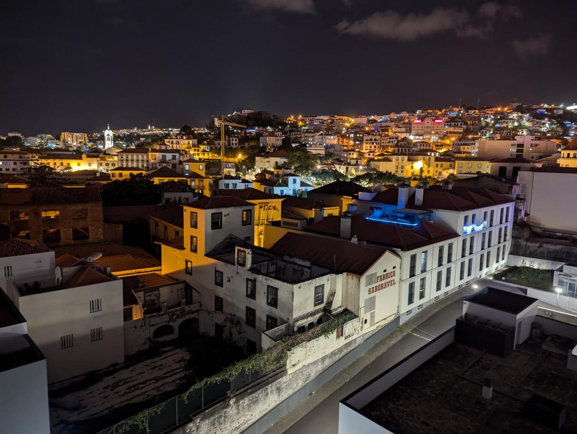 Top-floor One-bedroom Flats - Peaceful With Ocean And Views Apartment *