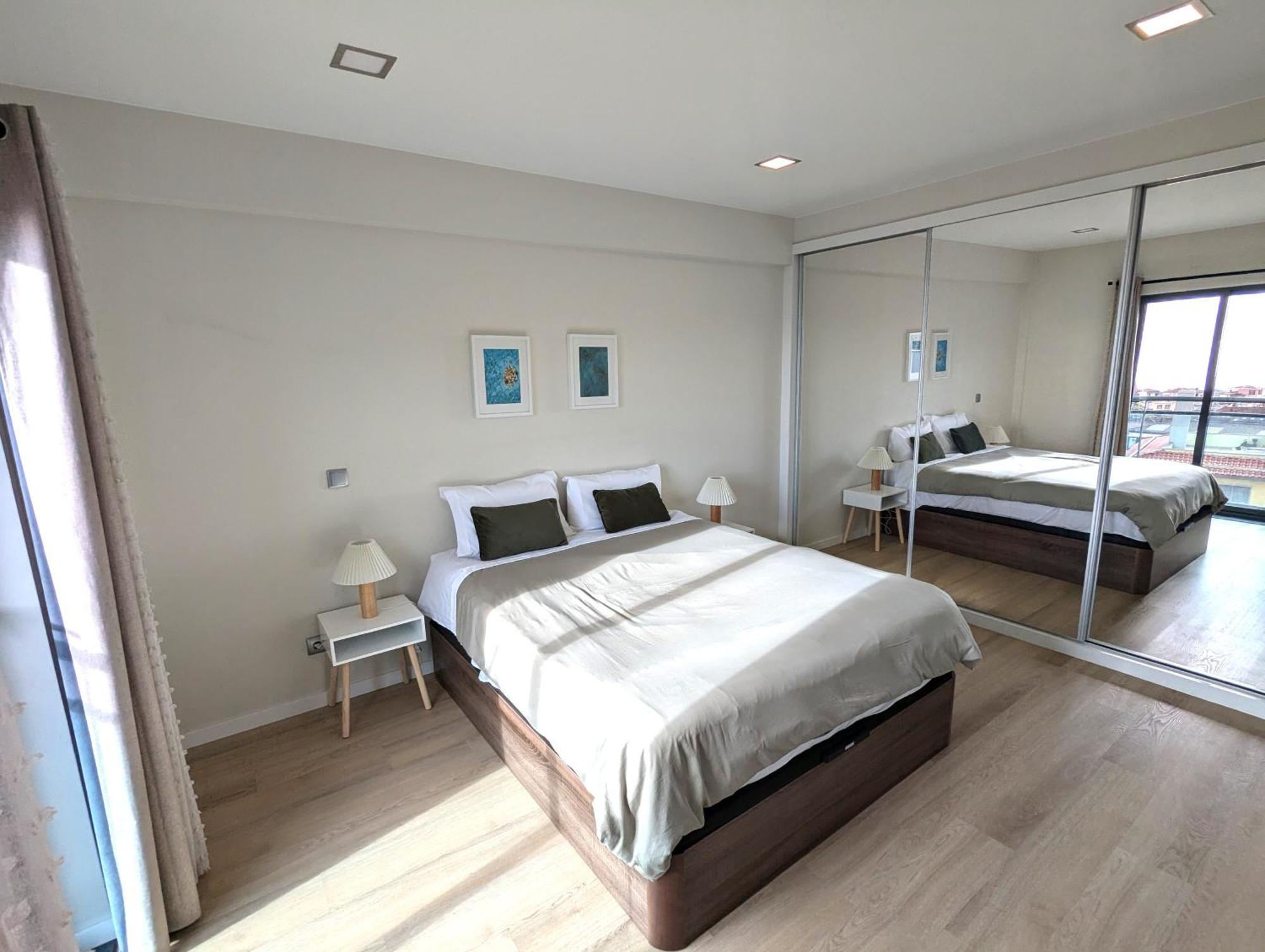 Top-floor One-bedroom Flats - Peaceful With Ocean And Views Apartment *
