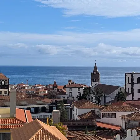 Top-Floor One-Bedroom Flats - Peaceful With Ocean And City Views Funchal  Exterior photo