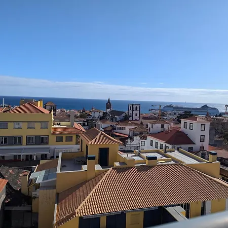 Top-Floor One-Bedroom Flats - Peaceful With Ocean And City Views Funchal  Exterior photo